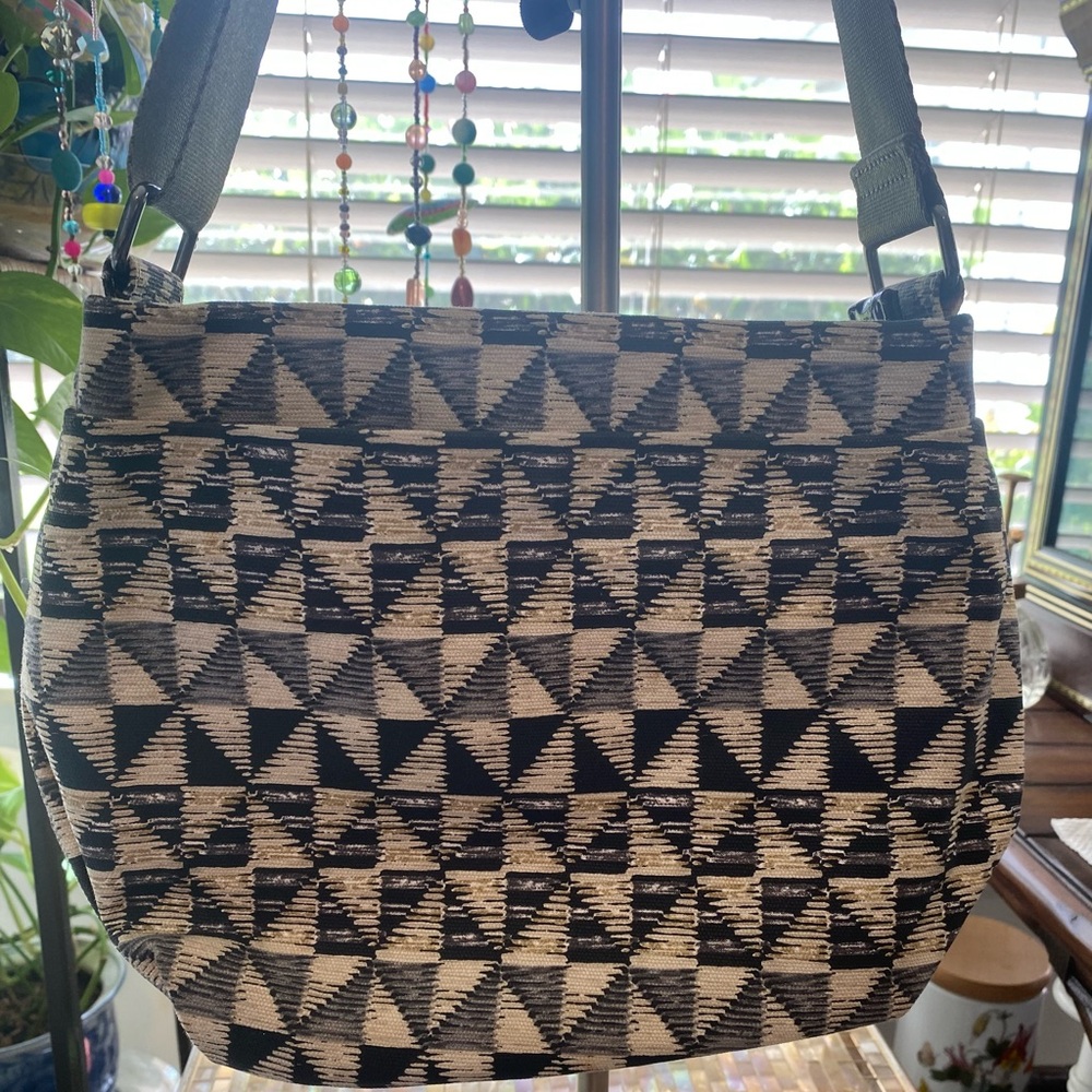 Echo Black /Cream Geometric Pattern Bag Lined In … - image 4